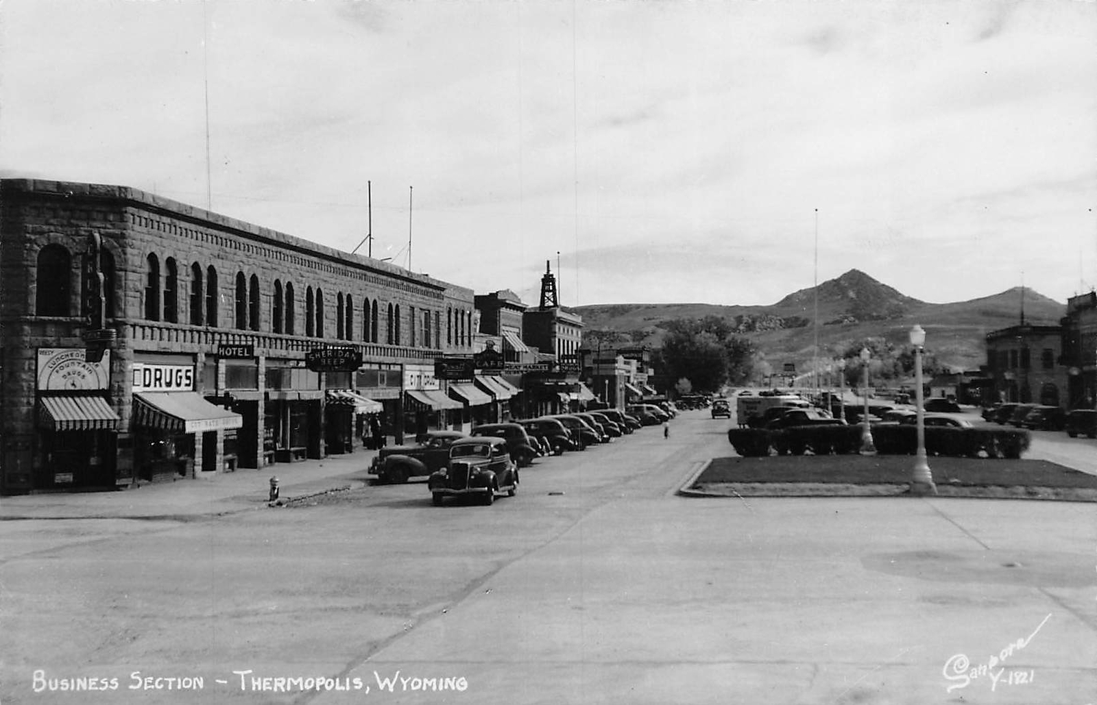 J82/ Thermopolis Wyoming Postcard RPPC c1940s Business Stores Main St