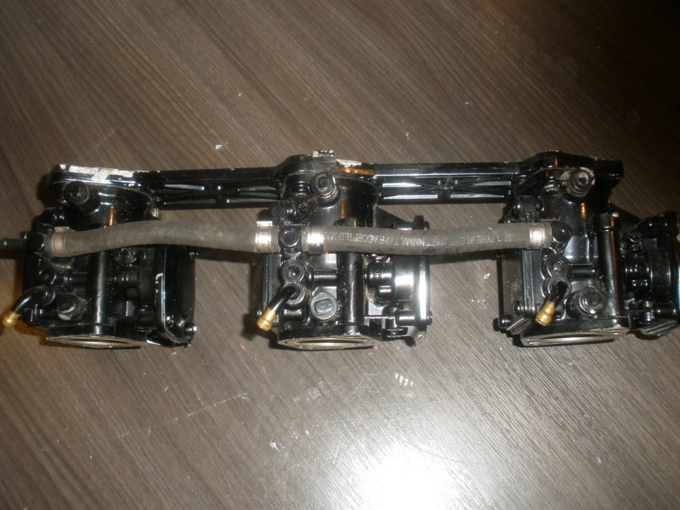 96 TIGERSHARK MONTE CARLO 900 CARBURETOR TRIPLE CARBS 0670-561 #1 - Imagem 2 de 4