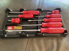 Mac Red 8 Piece Comfort Grip Screwdriver Sdrb242apt Set