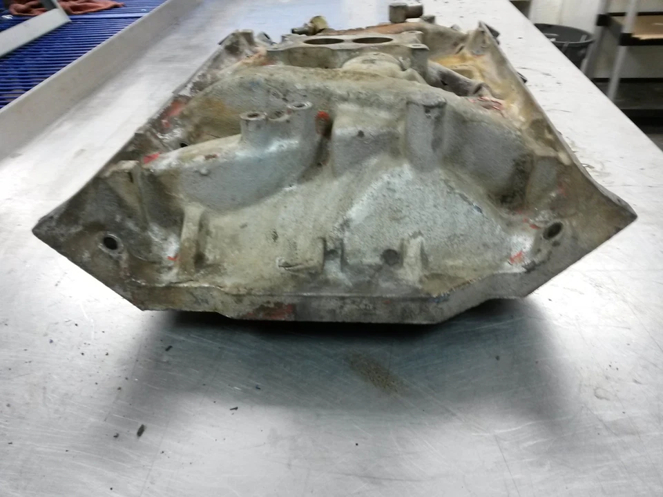 Впускной коллектор для 68-76 Ford F-100 5,9 л C7TE9425K - Изображение 4 из 4