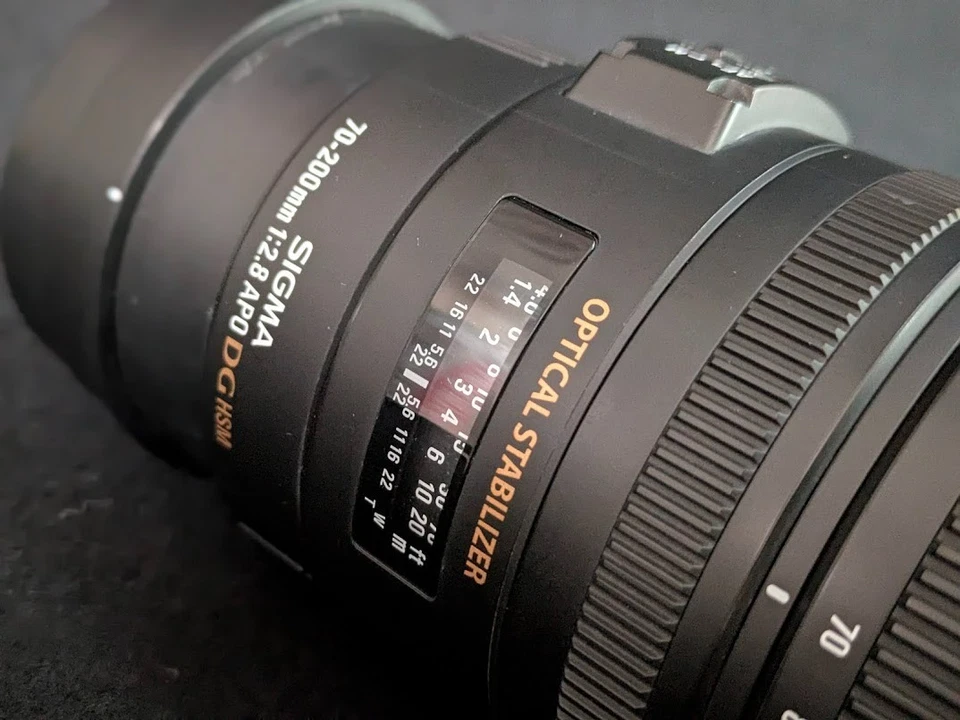 Sigma 70-200mm F/2.8 APO EX DG OS HSM Canon EF [Near Mint w/Hood] Japan Tested - Image 4 of 4