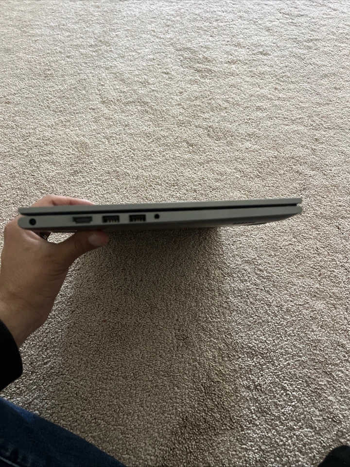 Dell Inspiron 13 5378 táctil 2 en 1 Intel I7-7500U 2,7 GHz 8 GB 1 TB SSD Win 11 Home Foto 3 de 4