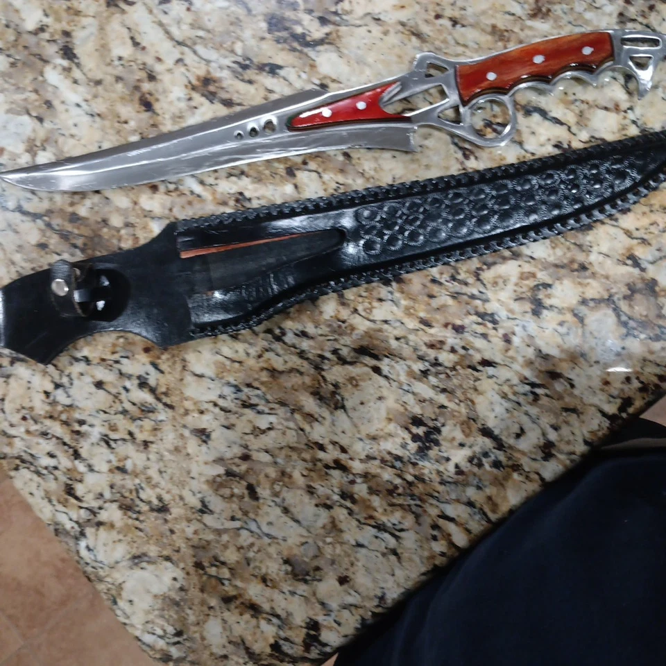 CUCHILLO DE EXHIBICIÓN DE MADERA DE ROSA HECHO A MANO HOJA DE 7" CON FUNDA DE CUERO PERSONALIZADA Foto 3 de 4