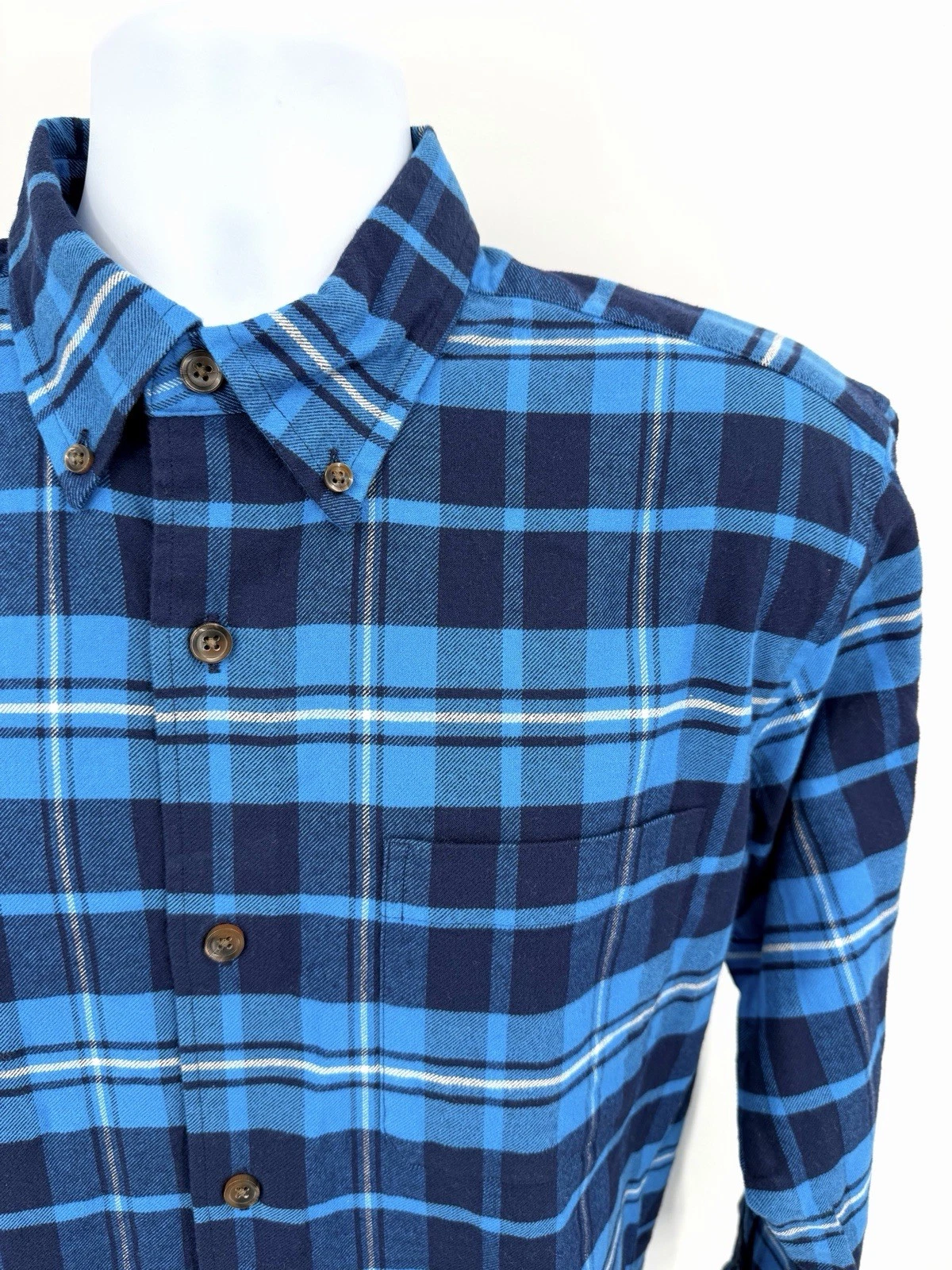 Orvis Men's Medium 100% Cotton Classic Fit Flannel Shirt Button Down Blue Plaid