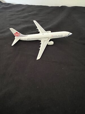 Gemini Jets 1:500 Die Cast China Airlines B-18601 737-800 511940