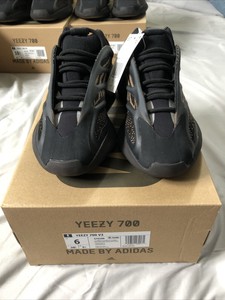 yeezy clay size 6