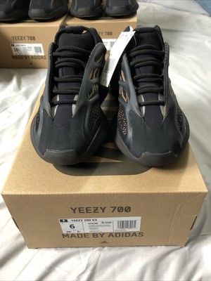 yeezy 700 size 6