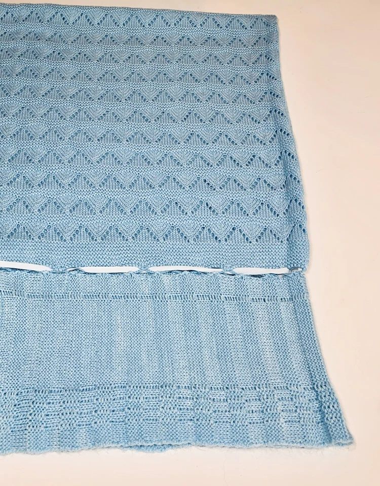 Manta de bebé azul tejida a mano vintage con cinta edredón guardería ¡EXCELENTE! Foto 2 de 4