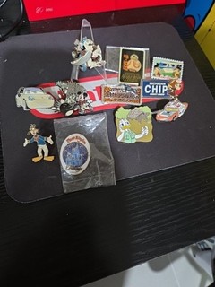 DISNEY AUTHENTIC PINS LOT 11 IN TOTAL
