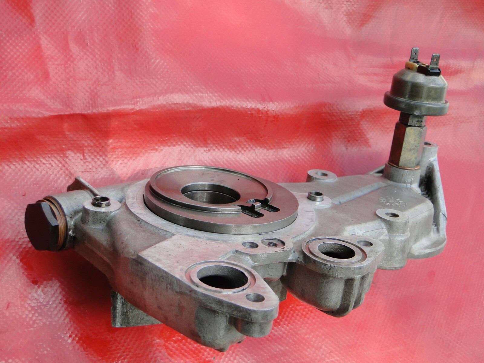 Maserati Biturbo 2.5 V6 AM453 Engine Oil Pump 1984-1986 GENUINE 311820002 59K