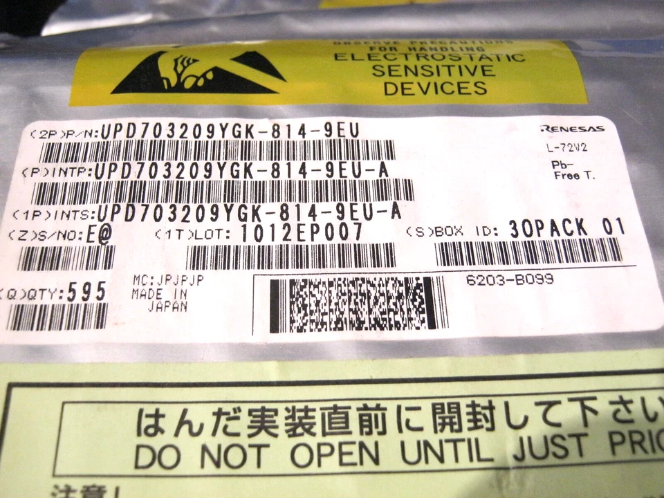 UPD703209YGK -814 9EU -A, NEC / RENESAS, 32-Bit, Microcontroller 80-pol, 2 Stück - Image 4 of 4