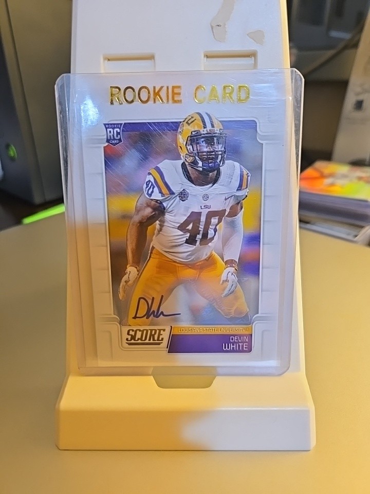 2019 Score Rookies Signatures ** Devin White ** Card #369 Auto RC GRADABLE