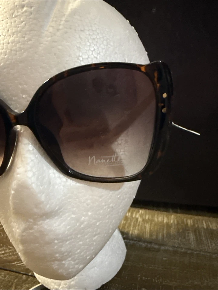 Gafas de sol Nanette Lepore para mujer Foto 2 de 4