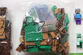 LEGO&reg; Minecraft&reg; 21125 The Jungle Tree House 100% Complete W/Instructions