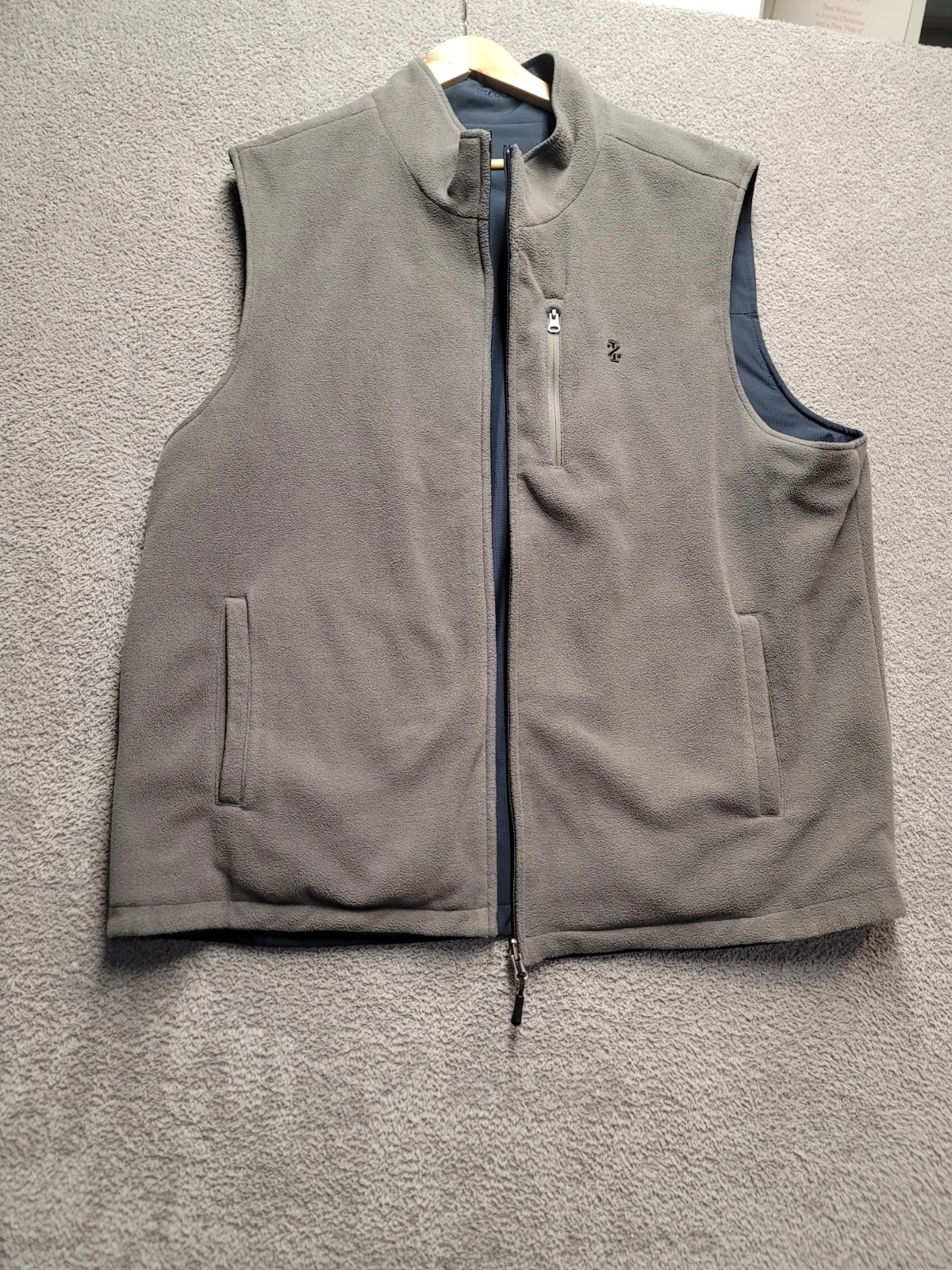 IZOD Reversible Softshell Fleece Vest Men’s XL Navy/Gray Zip Chest Pocket