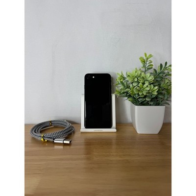 Apple iPhone SE 2020 64GB in Black - Fully Unlocked - Good Condition