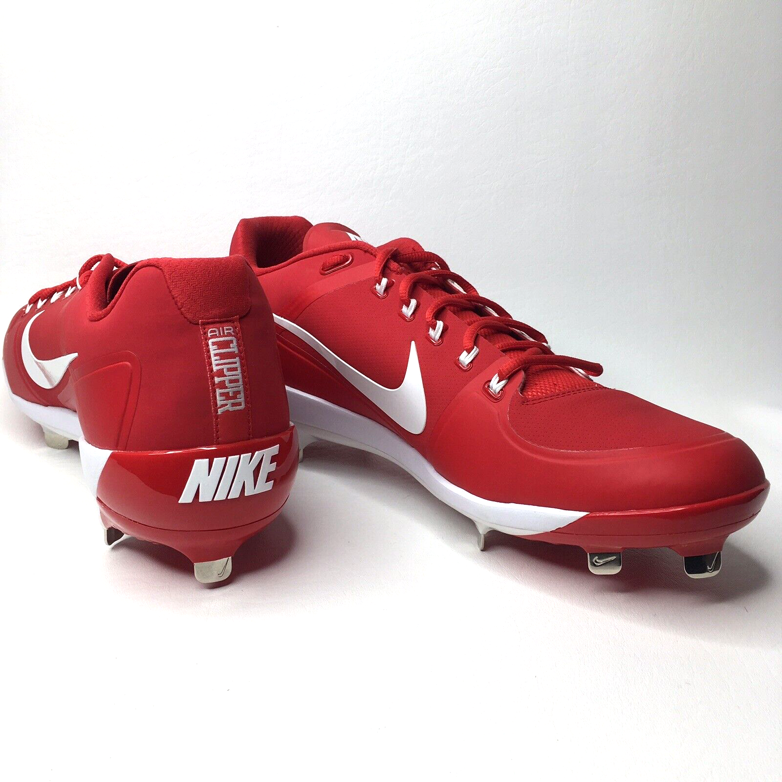 men's red baseball cleats