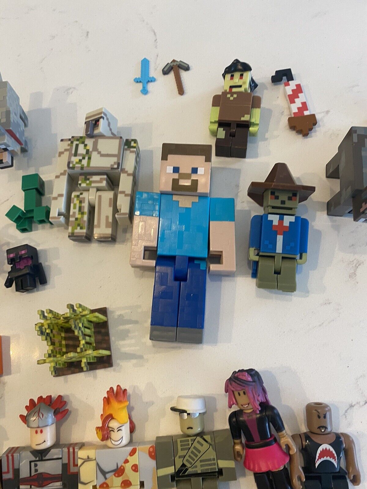 Minecraft & ROBLOX Toys for Sale in Huntington Beach, CA - OfferUp