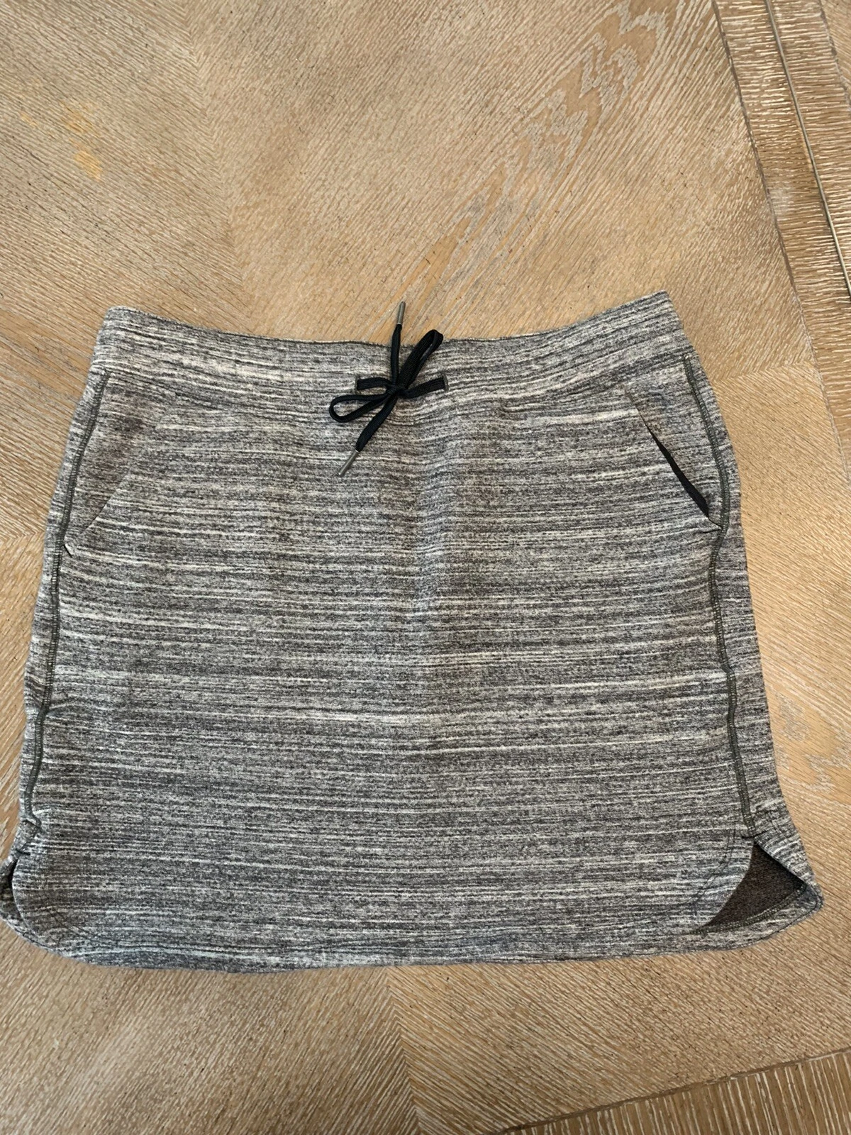 Columbia Cotton Blend Skirt Peppered Gray Medium Drawstring Waist 34” Length 16”