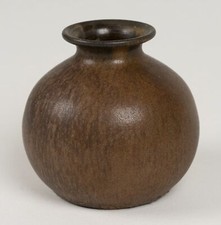 W. HEUFELDER (*1926), Braune bauchige Ziervase, um 1970, Steingut Moderne