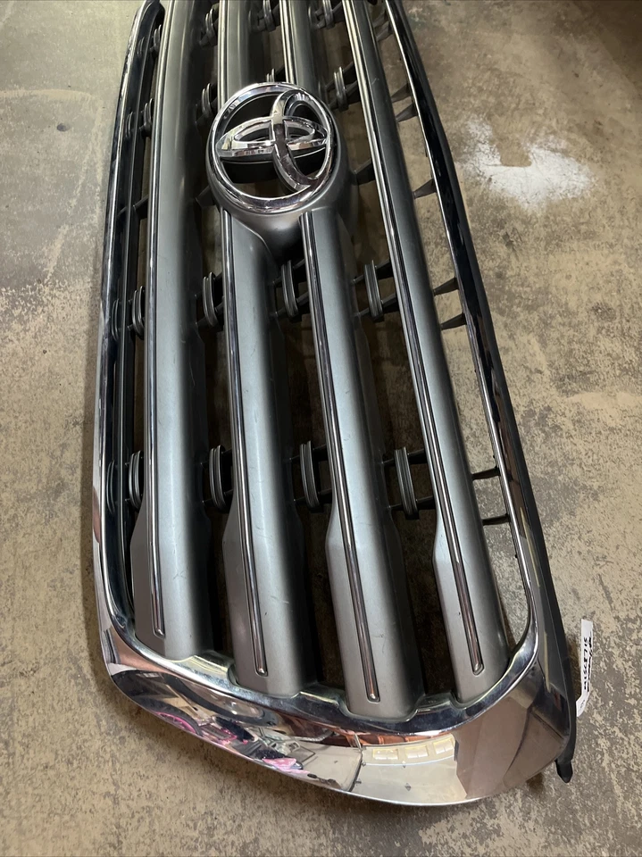 5310160580 Parrilla Toyota Land Cruiser 2008-2011 5310160480 Foto 2 de 4