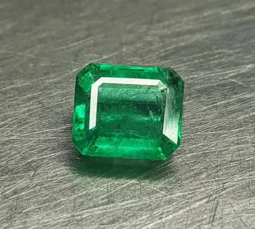 AAA+ Vivid Green Emerald Octagon Cut Certified Zambian Loose Gemstone 1.33 Carat - Picture 4 of 6