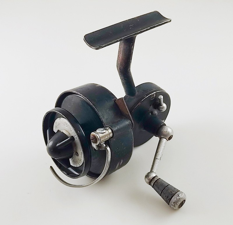 MOULINET VINTAGE ANCIEN DE MARQUE RU STAR