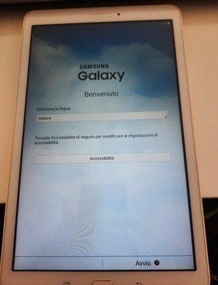 Samsung Galaxy Tab E 9.6'' WiFi Tablet - White - Working + Charger