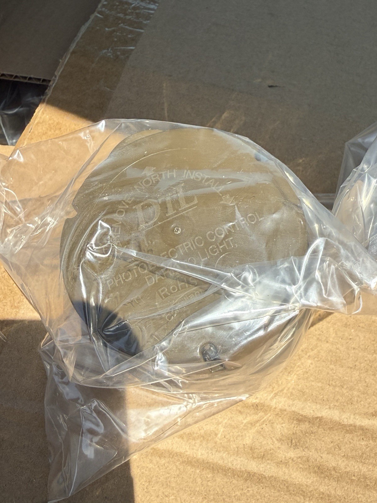 DTL DP124-1.5-1704 TWIST LOCK ROADWAY STREETLIGHT PHOTO-CONTROL