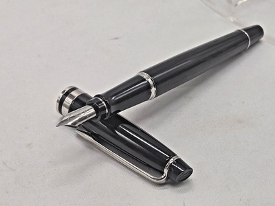 Waterman Expert III Fountain Pen Gloss Black with Chrome Trim F nib+converter