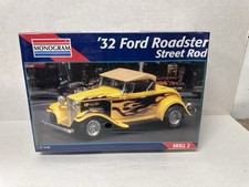 Monogram 1932 Ford Roadster Street Rod 1:24 Model Kit 2718 1995 NEW SEALED