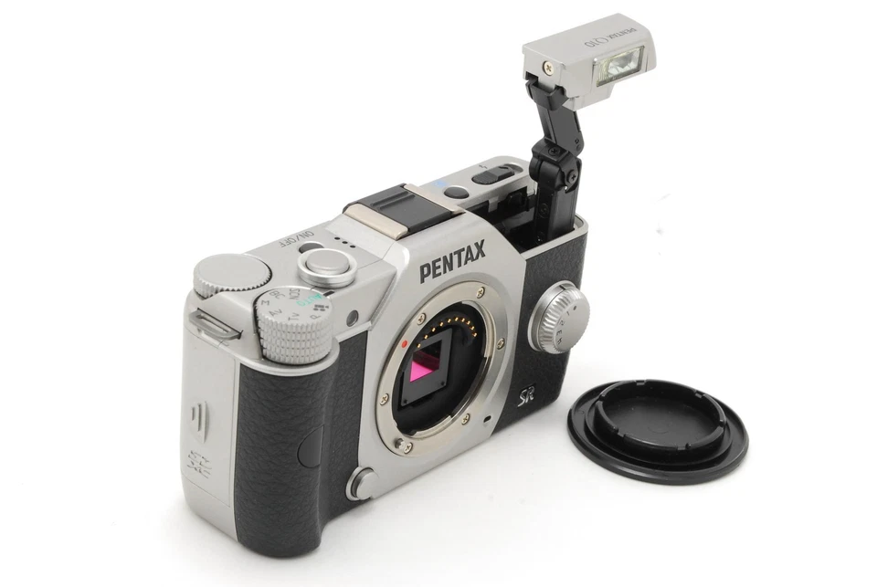 VENTA CM 74shot / 2 lentes [EXCELENTE COMO NUEVA] Cámara digital Pentax Q10 plateada 02 06 Japón  Foto 4 de 4