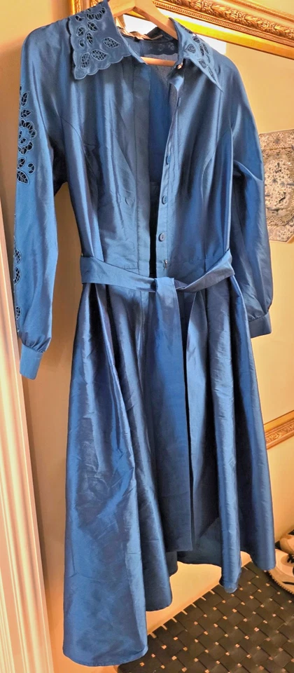 Vestido Camisa Rickie Freeman para Teri Jon Tafetán Cuello Ojales, Manga Azul Talla 8 $ Foto 2 de 4