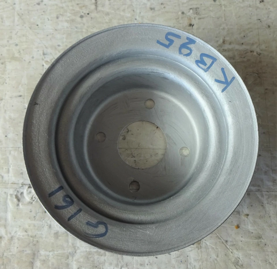 ISUZU KB25 KB26 KB41 P/U UTE MODELO 1972 87 MOTOR G160 BOMBA DE AGUA POLEA USADA Foto 2 de 4