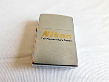 1978 VINTAGE NIKON 'THE PROFESSIONAL'S CHOICE ZIPPO LIGHTER - UNLIT ! SPARKS !