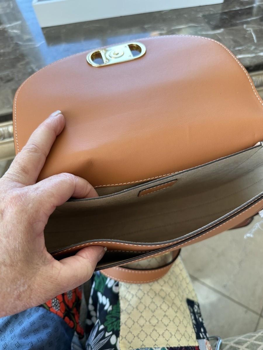 ショルダーバッグ・ポシェット MCM BRICK LEATHER MODE TRAVIA SMALL SHOULDER BAG Introducing the Versatile and Modern MCM Travia Bag Family