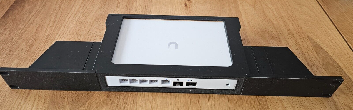 Ubiquiti UniFi UCG-Fiber 19