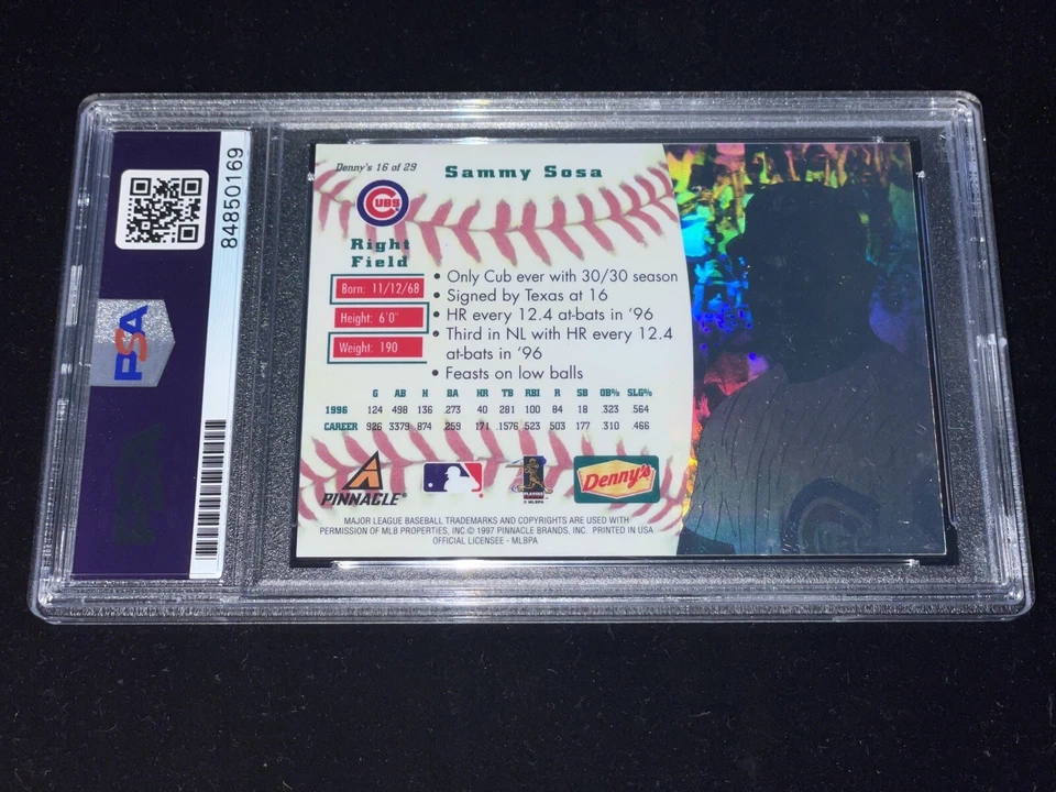 Sammy Sosa 1997 Pinnacle Dennys Signed Card PSA Slabbed Chicago Cubs Legend - Image 2 of 2
