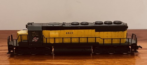 AHM Mehano CNW EMD SD40 #6812 - Escala HO - Hecho en Yugoslavia | Zustand: Used