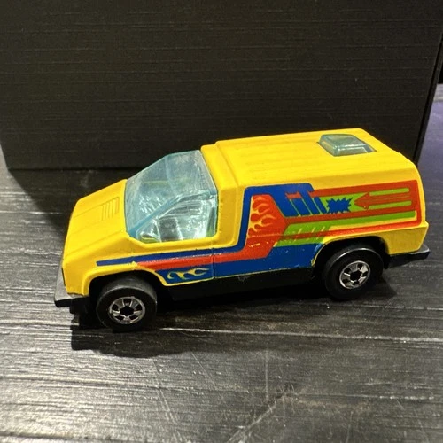 Hot Wheels Astro Van 1978 Yellow Blackwall Made In Hong Kong BW Vintage Car