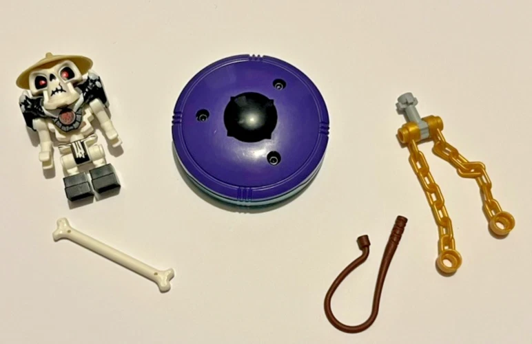 LEGO NINJAGO WYPLASH MINI FIGURE SPINNER & WEAPONS USED - Image 4 of 4