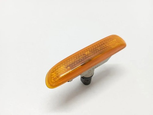 BMW 3 E46 Kotflügelblinker vorne rechts 63138370719 2.00 Diesel 100kw 31321310