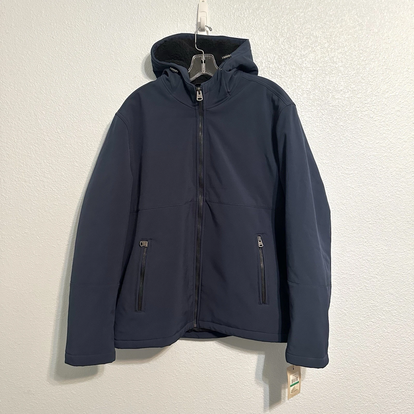 Levi's Jacket Mens Large Blue Hooded Water Resistant Softshell Zip Up Bomber New
Opens in a new wind