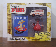Norev 1/43 - Coffret Pub Renault 1000KG Orangina ( Magnet + Figurine )