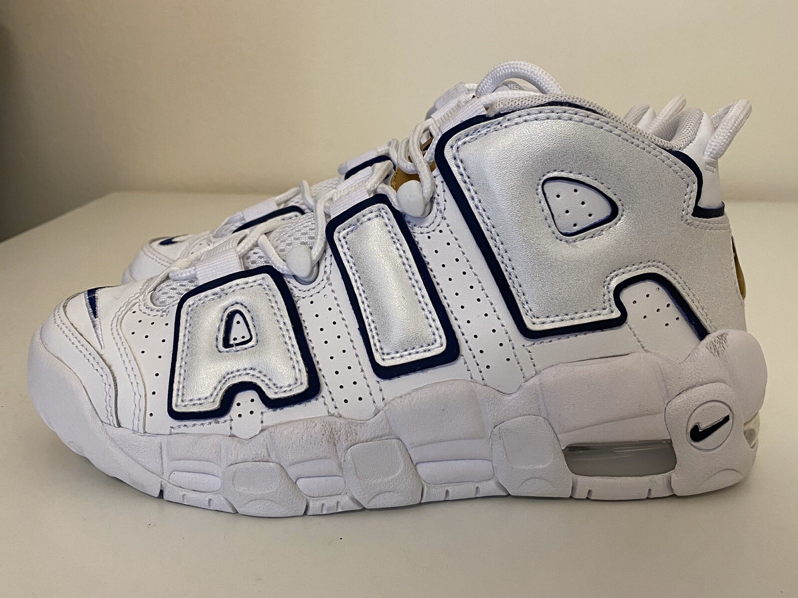nike air more uptempo womens navy