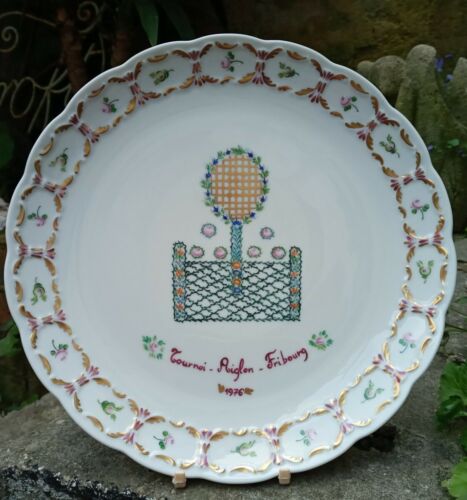 Handpainted Riglen Fribourg 1976 Tennis Tournament Plate 24.5cm - Picture 1 of 10