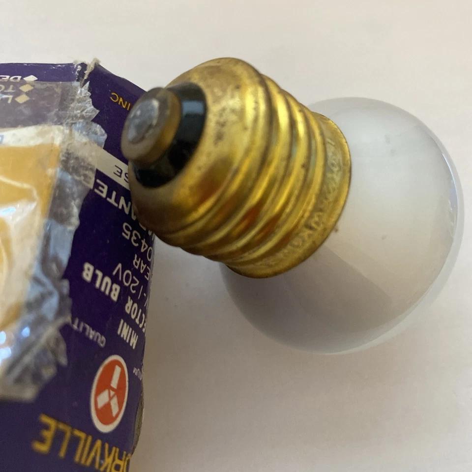 Yorkville  25R14/F/E26/120V 25 WATT R14 REFLECTOR LIGHT BULB  STANDARD BASE 2700 - Image 4 of 4