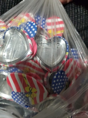 American Flag Heart w/ Yellow Ribbon (1990s) 1.75" Desert Storm Pin-Back Button - Picture 2 of 2
