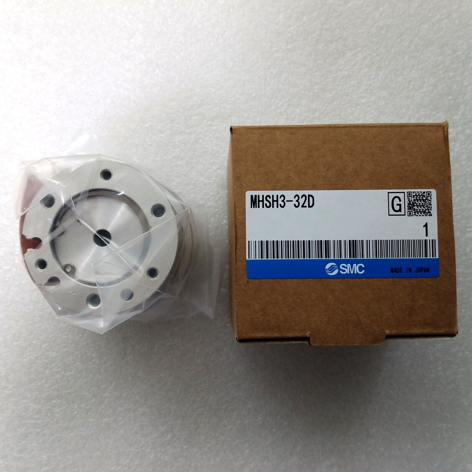 One New SMC MHSH3-32D Finger Cylinder DHL SHIPPING #A6-37