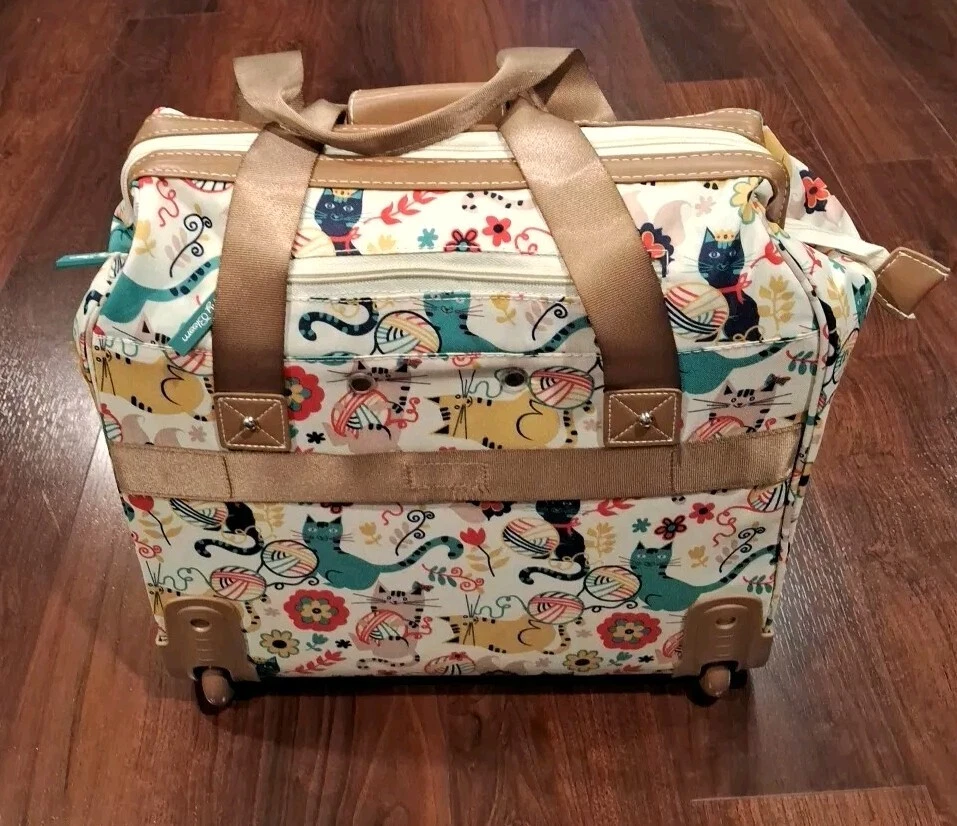Bolsa de equipaje de mano Lily Bloom Cat Furry Friend 15" con ruedas precio de venta sugerido por el fabricante $200 Foto 2 de 4